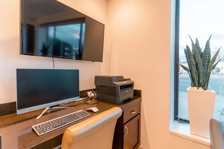 Hotel Aluxor SFO