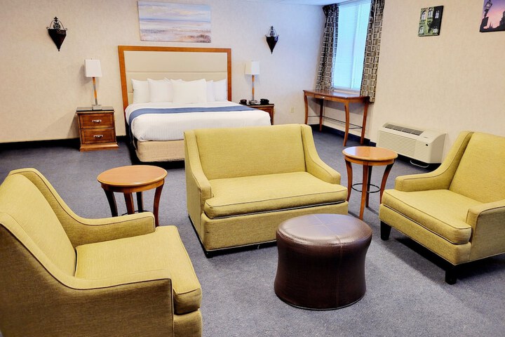 Room 27 of 40