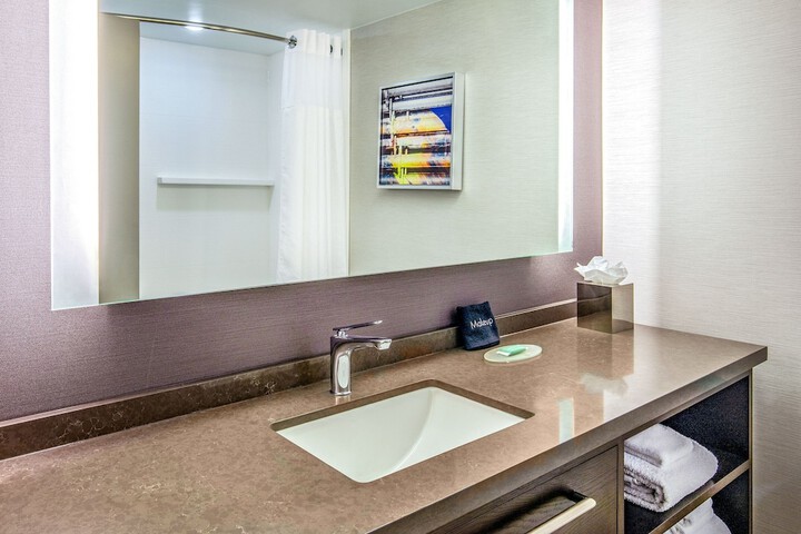 Room 32 of 50