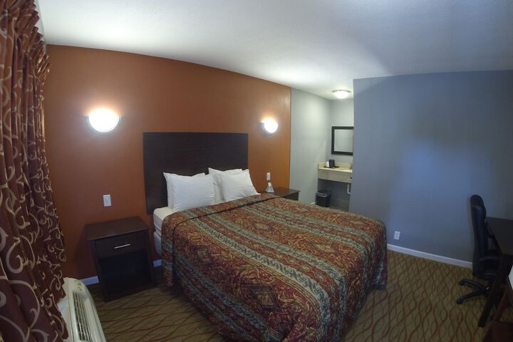 Room 4 of 30