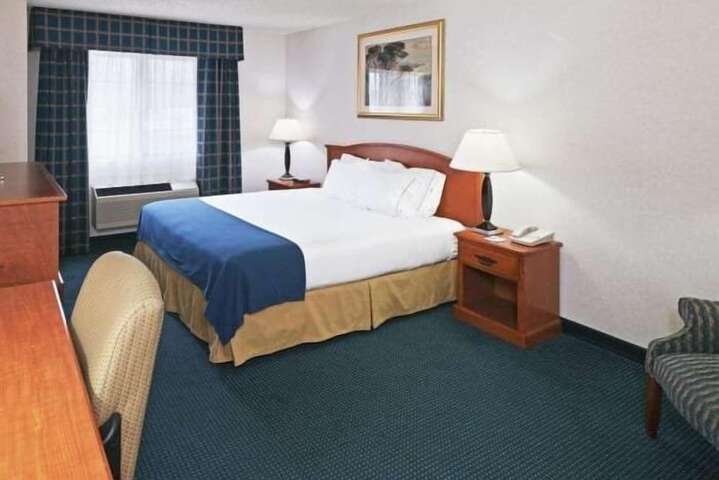 Room 14 of 39