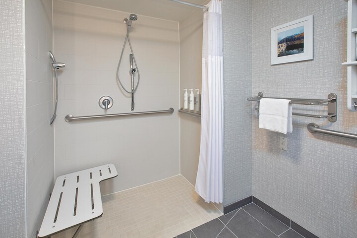 Hampton Inn & Suites St. Cloud MN
