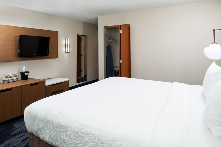Room 16 of 33