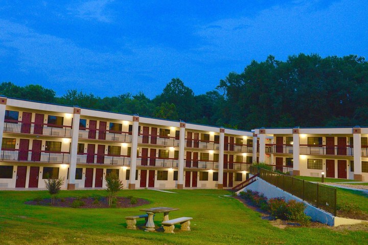 Hotel 7 of 36