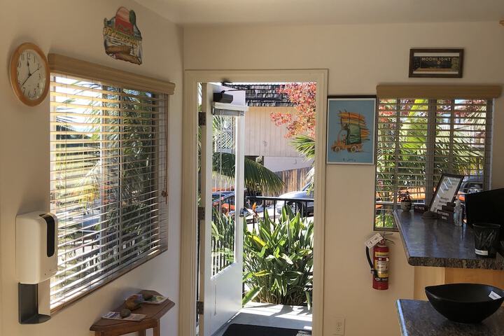 Moonlight Beach Motel