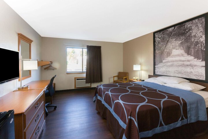 Room 10 of 22