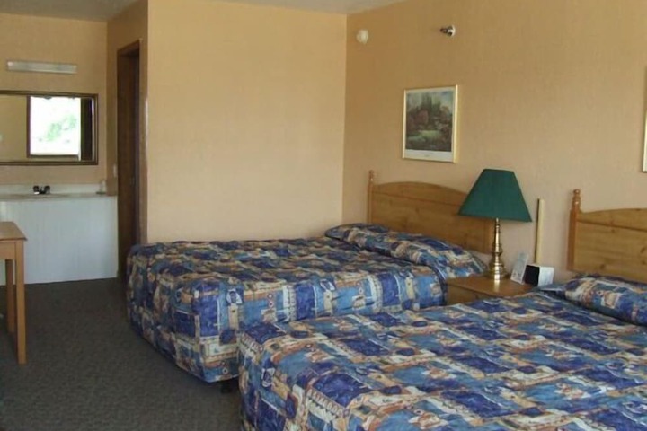Room 4 of 5