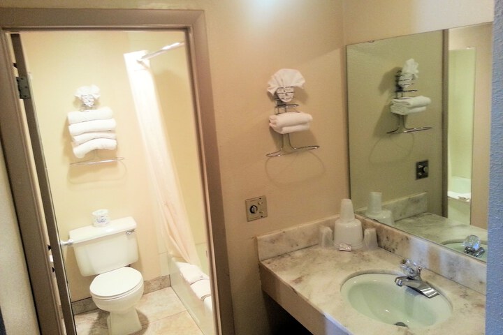 Room 28 of 50