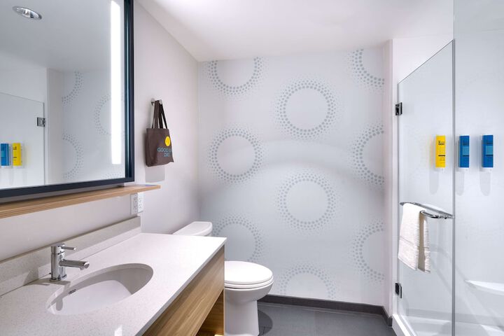 Room 19 of 48