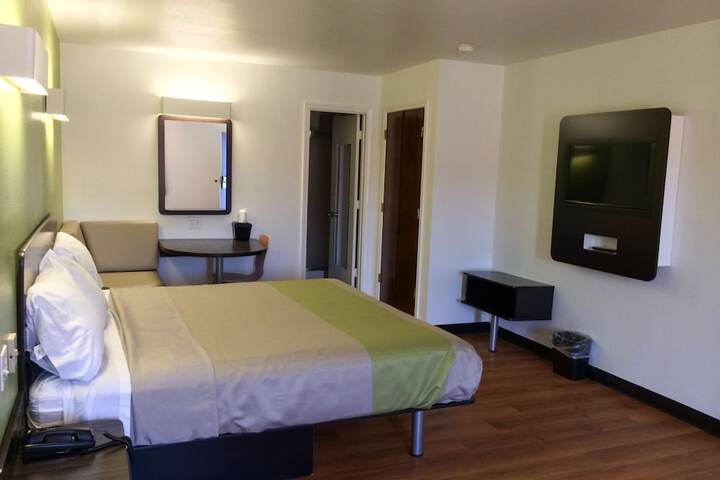 Room 29 of 35