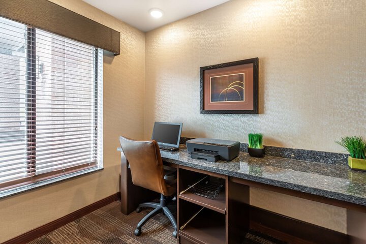 Business Center 29 of 29