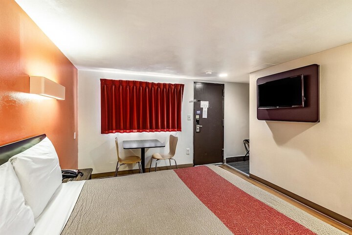 Motel 6 Elizabeth NJ - Newark Liberty Intl Airport