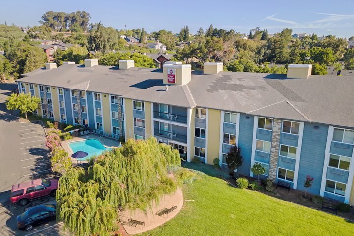 Best Western Plus Heritage Inn