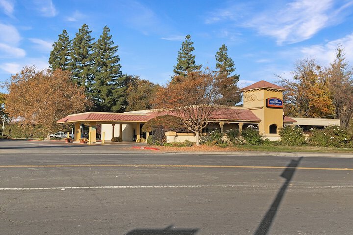 Hotel 5 of 54