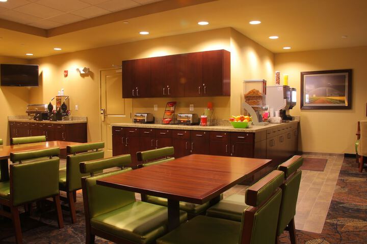 Little Missouri Inn & Suites