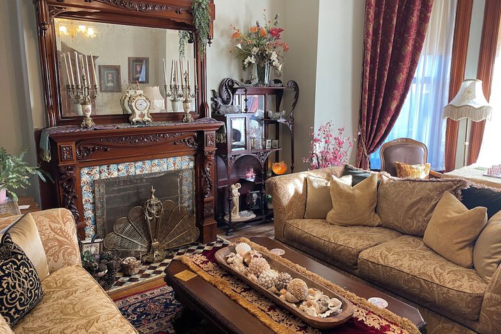 Vineyard Mansion & Carriage House Bed & Breakfast
