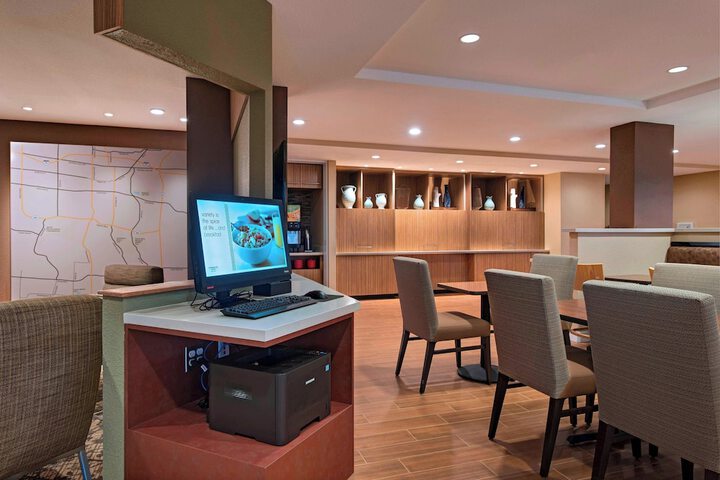Business Center 20 of 21