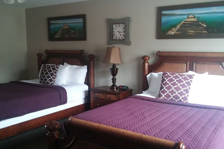 Candlewyck Cove Resort