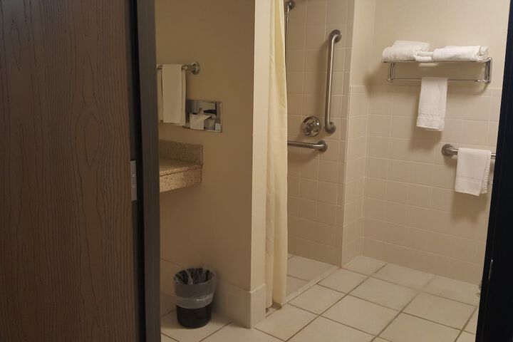 Room 16 of 46
