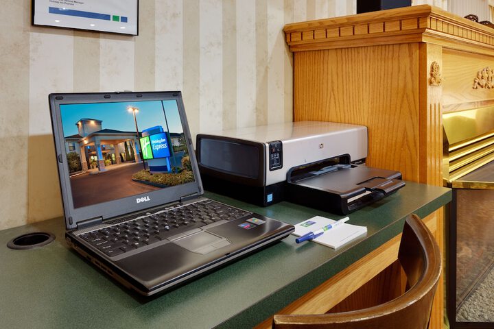 Business Center 24 of 26