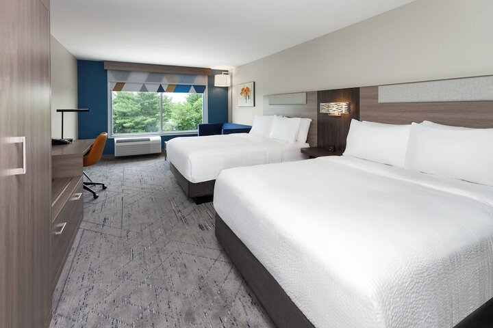 Holiday Inn Express & Suites Reedsburg - Dells Area by IHG
