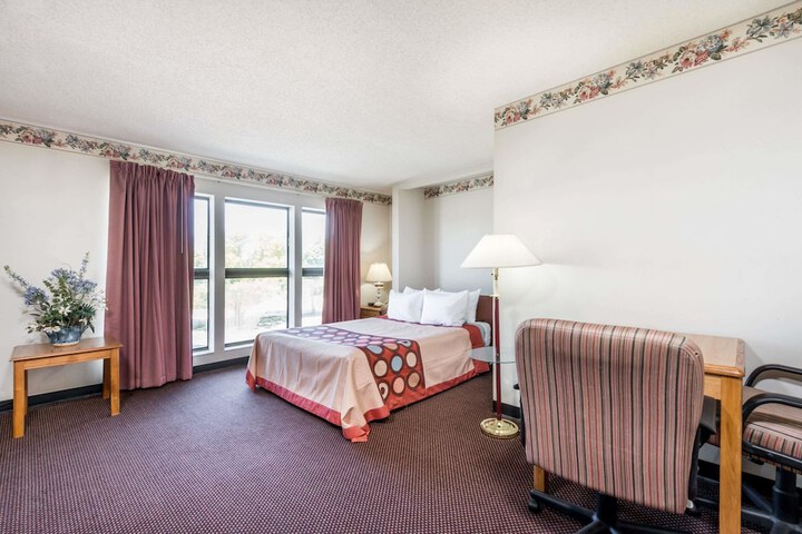Room 14 of 15