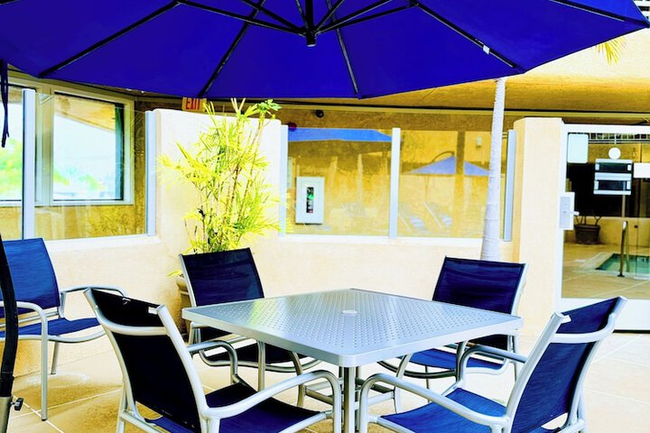 Sundeck 93 of 105