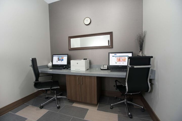 Business Center 28 of 28