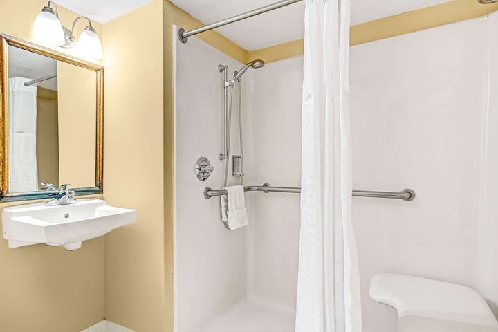Room 15 of 35