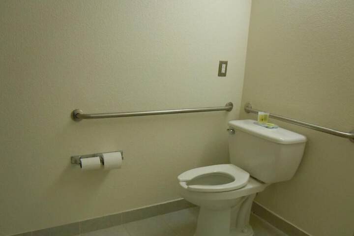 Room 42 of 66
