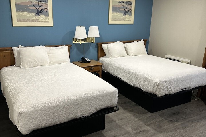 Room 5 of 9