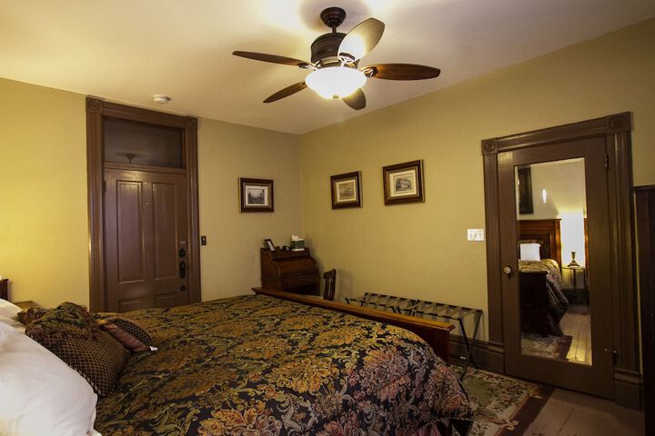 Room 10 of 41