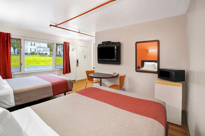 Room 14 of 25