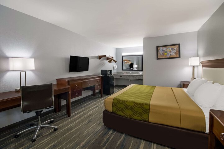 Room 10 of 20