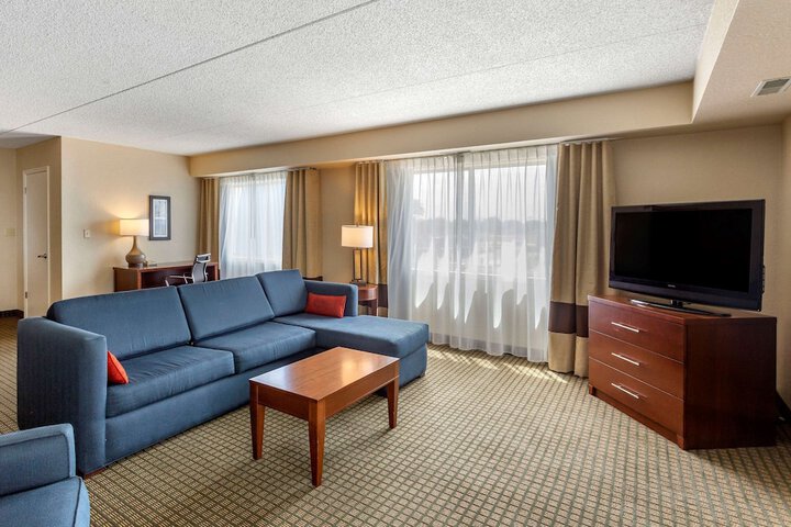 Room 36 of 74