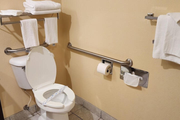 Quality Inn & Suites Bellville - Mansfield