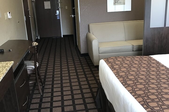 Room 21 of 38