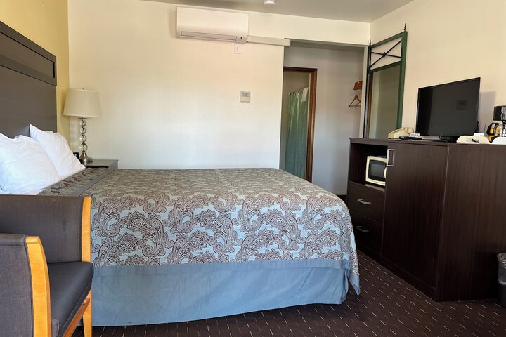 Room 49 of 143