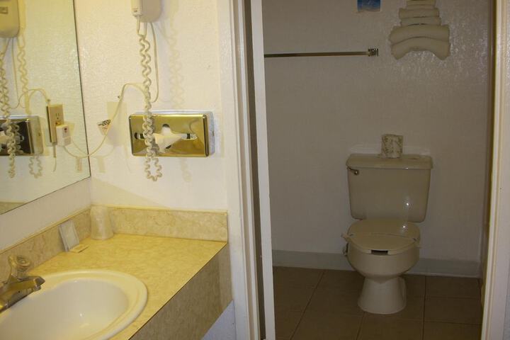 Room 17 of 22