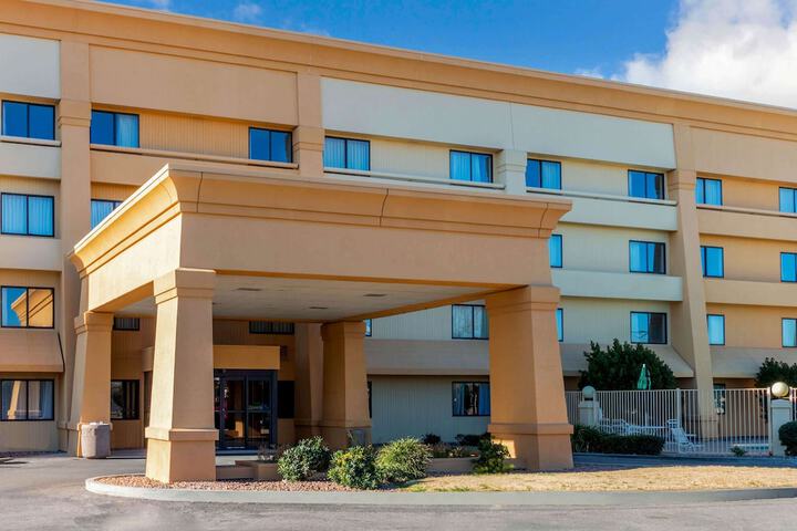Hotel 4 of 30