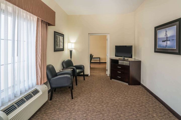 Room 35 of 53