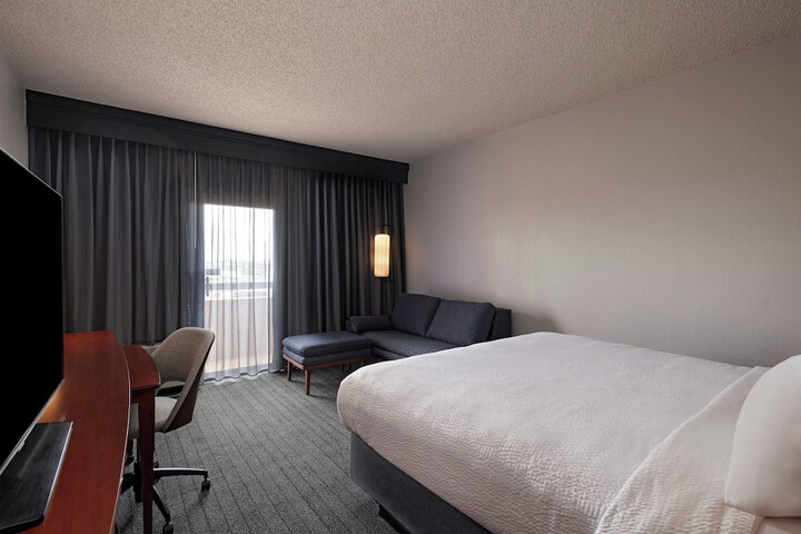 Room 9 of 21