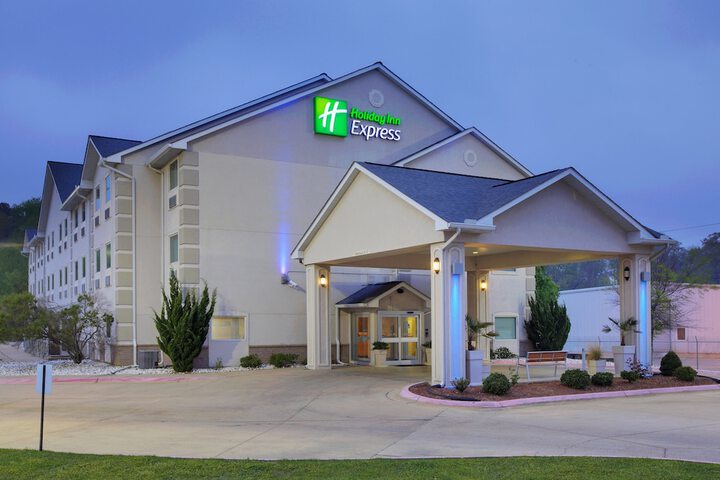 Hotel 6 of 30