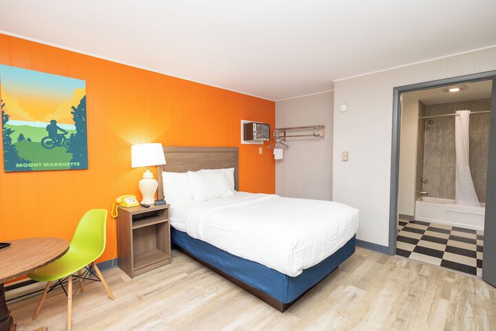 Cedar Motor Inn