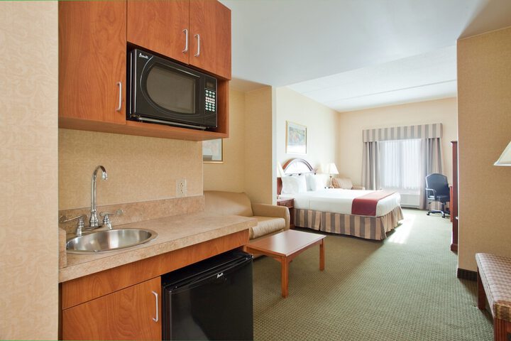 Room 16 of 37