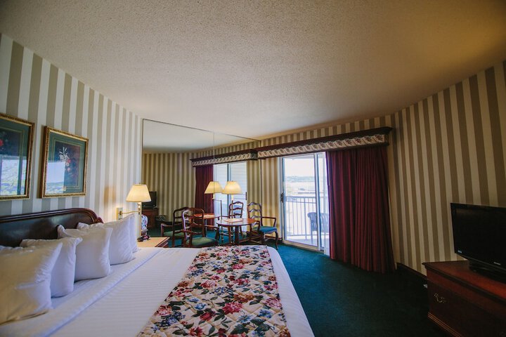 Room 16 of 44