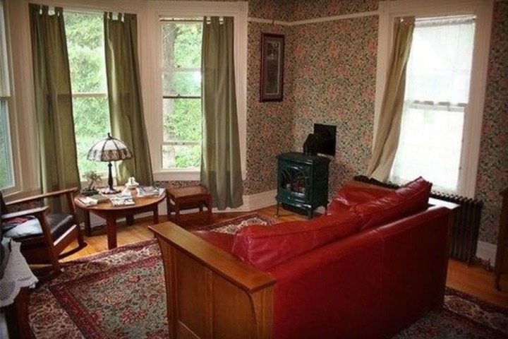 Room 10 of 46