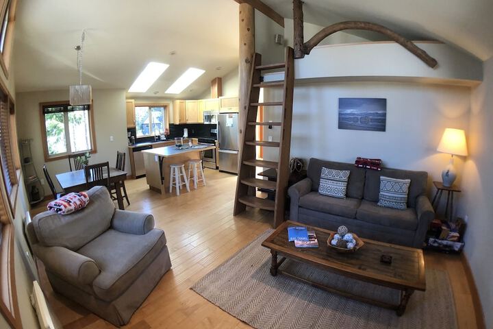 Black Bear Guesthouse