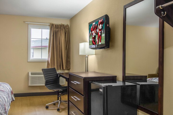 Room 25 of 34
