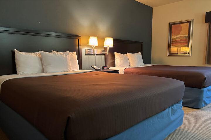 AmericInn by Wyndham Monmouth